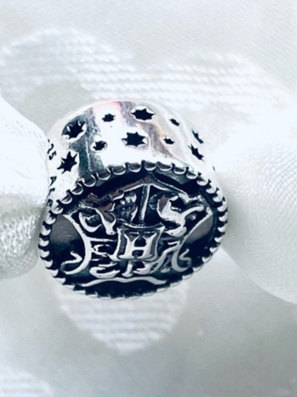 🏰✨ NWOT Hogwarts School Charm – Harry Potter Magic ⚡